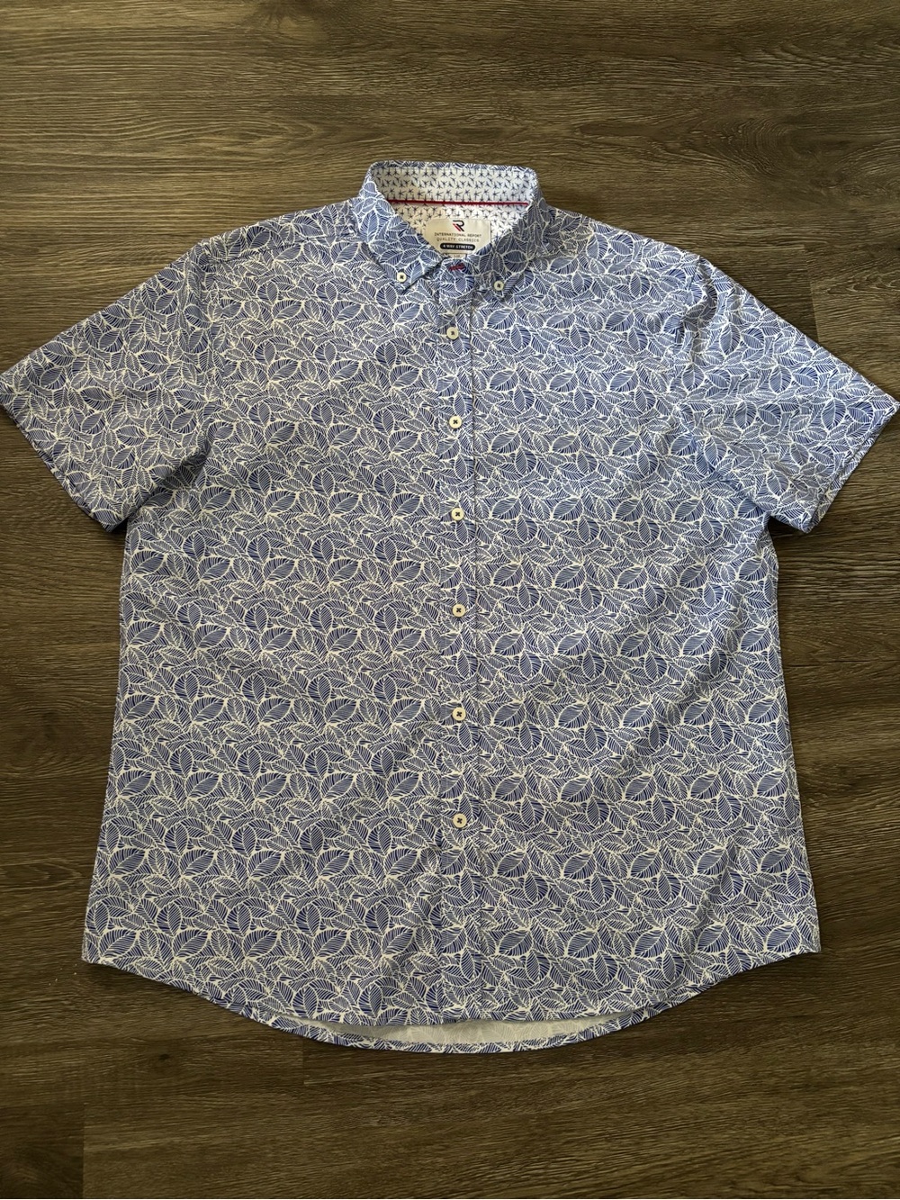 Short-Sleeve Blue Leaf-Print Button-Down Shirt - Casual Summer Style